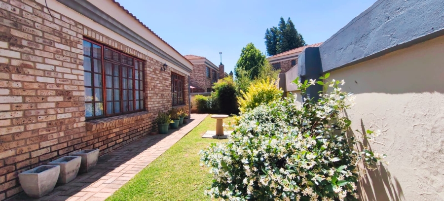 3 Bedroom Property for Sale in Grimbeeck Park North West